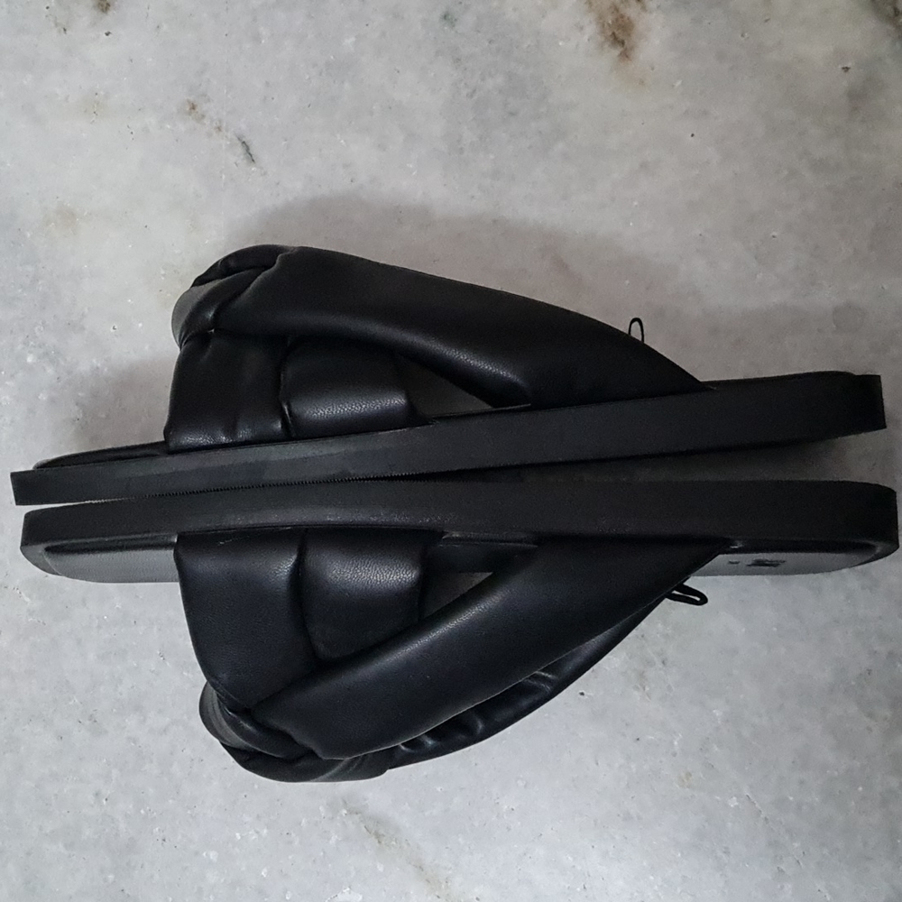 Imitation leather padded slides. - Picture 3 of 10